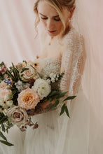 Load image into Gallery viewer, Delphine long lace edged veil