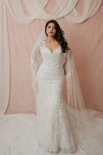 Load image into Gallery viewer, Colette two tier lace edged wedding veil