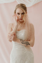 Load image into Gallery viewer, Skylar blush pearl short wedding veil
