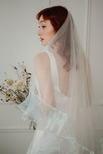 Load image into Gallery viewer, Odette ruffle veil with blusher