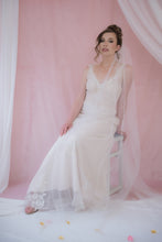 Load image into Gallery viewer, Delilah pink, gold and ivory petal veil