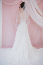 Load image into Gallery viewer, Bella silver and white petal bridal veil