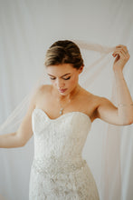 Load image into Gallery viewer, Georgia long blush wedding veil