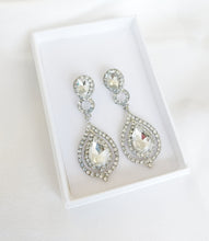 Load image into Gallery viewer, crystal bridal earrings