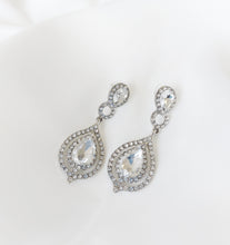 Load image into Gallery viewer, peardrop earrings