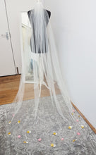 Load image into Gallery viewer, gold wedding veil

