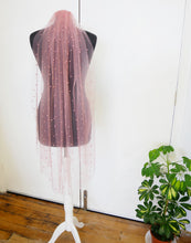 Load image into Gallery viewer, Zadie rose pink fingertip pearl veil
