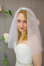 Load image into Gallery viewer, 50s style short wedding veil with bow detail, Priscilla veil
