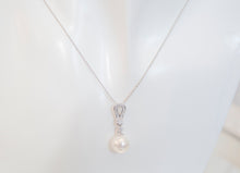 Load image into Gallery viewer, Pearl drop bridal necklace
