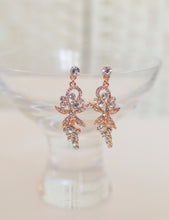 Load image into Gallery viewer, bridal earrings rose gold