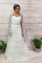 Load image into Gallery viewer, chapel wedding veil