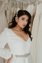 Load image into Gallery viewer, Silver crystal and pearl bridal belt
