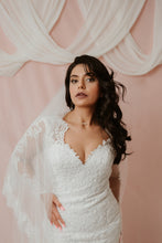 Load image into Gallery viewer, Colette two tier lace edged wedding veil
