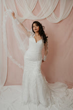 Load image into Gallery viewer, Colette two tier lace edged wedding veil
