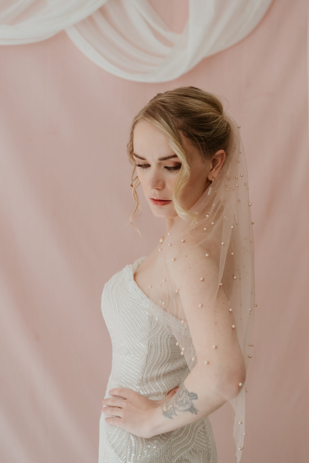 Skylar blush pearl short wedding veil