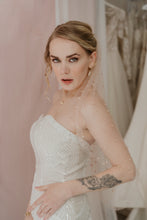 Load image into Gallery viewer, Skylar blush pearl short wedding veil
