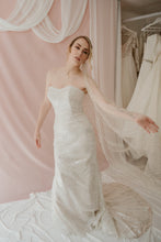 Load image into Gallery viewer, Aurora blush sparkly crystal veil

