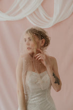 Load image into Gallery viewer, Skylar blush pearl short wedding veil
