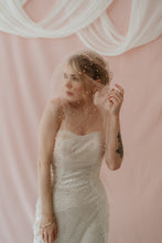 Load image into Gallery viewer, Skylar blush pearl short wedding veil
