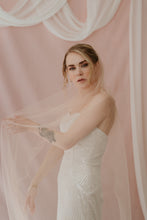Load image into Gallery viewer, Georgia long blush wedding veil
