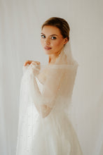 Load image into Gallery viewer, Piper pearl chapel length veil
