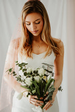 Load image into Gallery viewer, Zadie rose pink fingertip pearl veil
