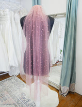 Load image into Gallery viewer, Zadie rose pink fingertip pearl veil
