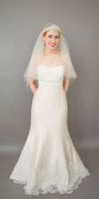 Load image into Gallery viewer, Juliet cap champagne bridal veil, Lillian
