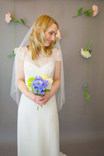 Load image into Gallery viewer, Alice soft fingertip plain veil
