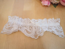 Load image into Gallery viewer, Ivory lace wedding garter
