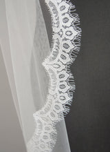 Load image into Gallery viewer, lace wedding veil
