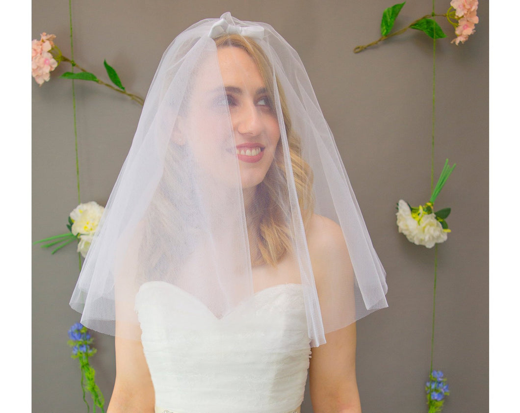 50s style short wedding veil with bow detail, Priscilla veil