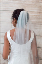 Load image into Gallery viewer, wedding veils with crystals

