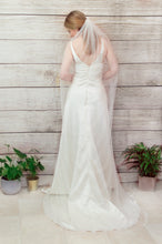 Load image into Gallery viewer, crystal wedding veil
