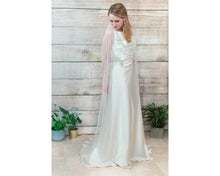 Load image into Gallery viewer, wedding veil with crystals
