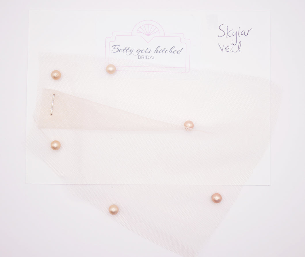 Fabric sample, Skylar blush pearl short wedding veil