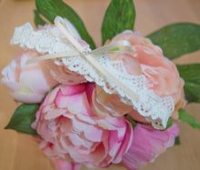 Load image into Gallery viewer, Ivory cotton lace bridal garter
